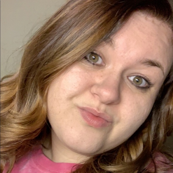 Meet your Posher, Whitney - Picture 1 of 1